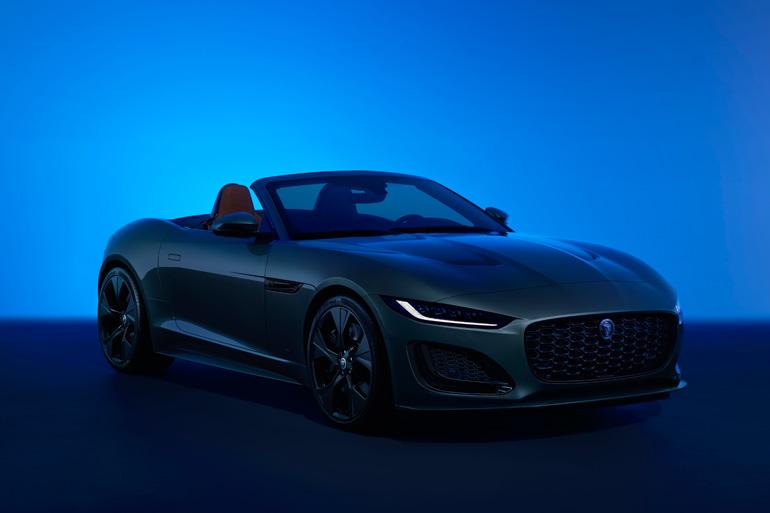 ジャガーが最後の内燃機関搭載モデルとなるピュアスポーツカー「F-TYPE」2024年モデルの受注を開始