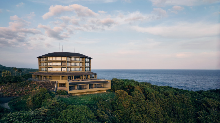 屋久島のリゾートホテル「samana hotel Yakushima」がリブランドオープン、源泉かけ流し展望風呂付きの「温泉スイート」を増設