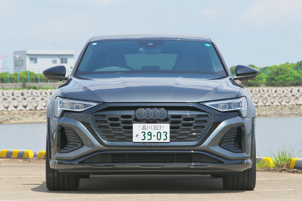 最大トルク973Nmを誇るクーペスタイルの電動SUV、アウディ「SQ8 Sportback e-tron」の完成度