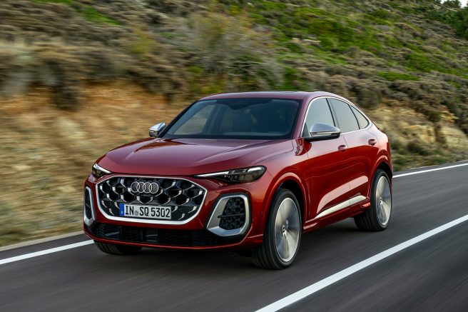 アウディからダイナミックなルックスへと進化したミッドシップSUV「Q5 Sportback」が登場