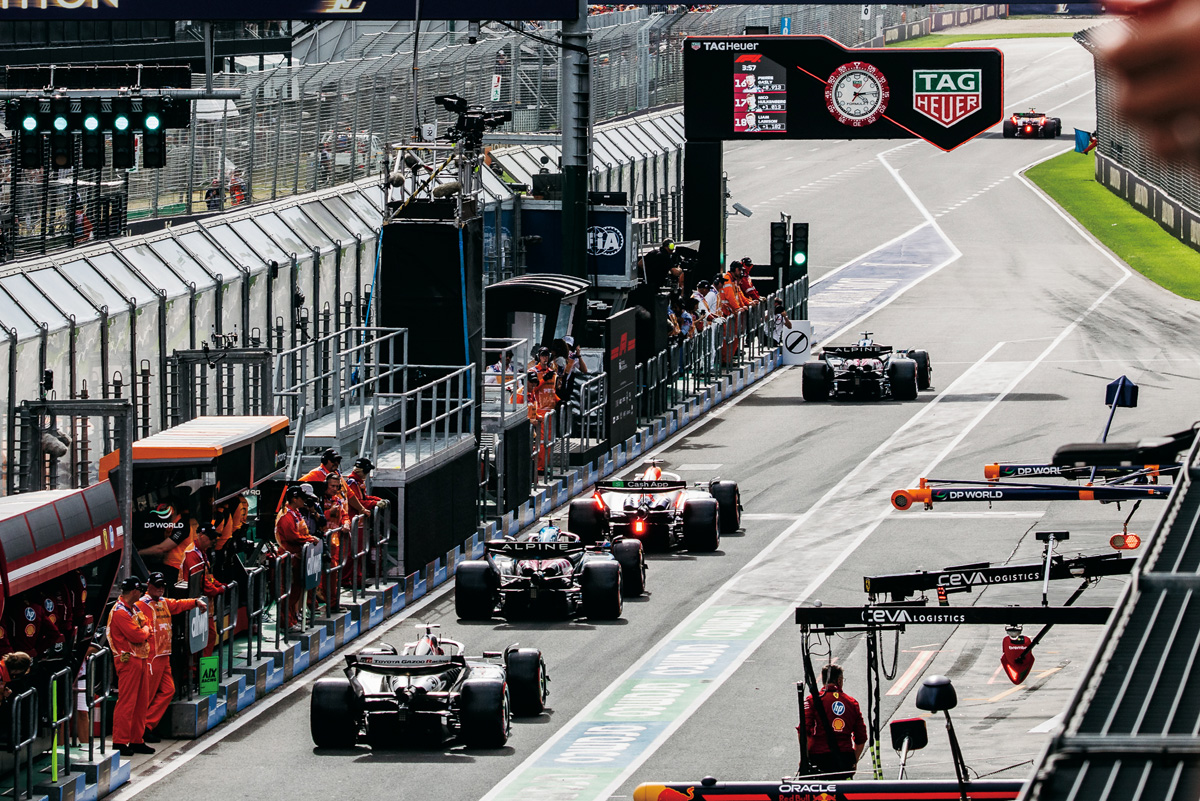 伝説のモータースポーツウォッチがサーキットに帰ってきた！タグ・ホイヤーとモータースポーツの親密な関係【PR】
