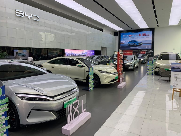 中国で体験したBYDの超高速充電システム「スーパーeプラットフォーム」の衝撃