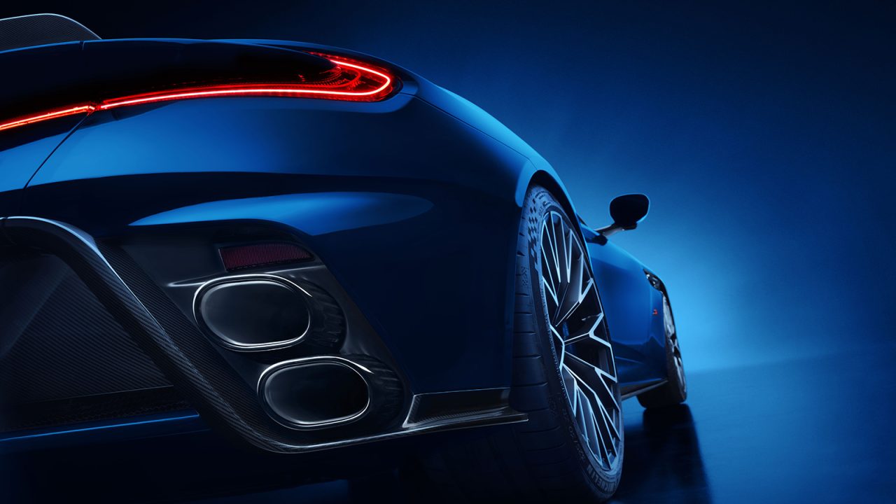 新たな頂点に君臨するアストンマーティンのスーパーツアラー「DB12 S」