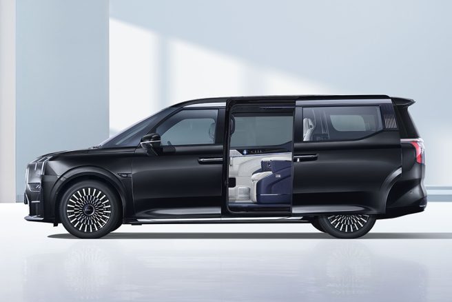 航続距離は800km超！ZEEKERのラグジュアリーEV「009」を日本に上陸