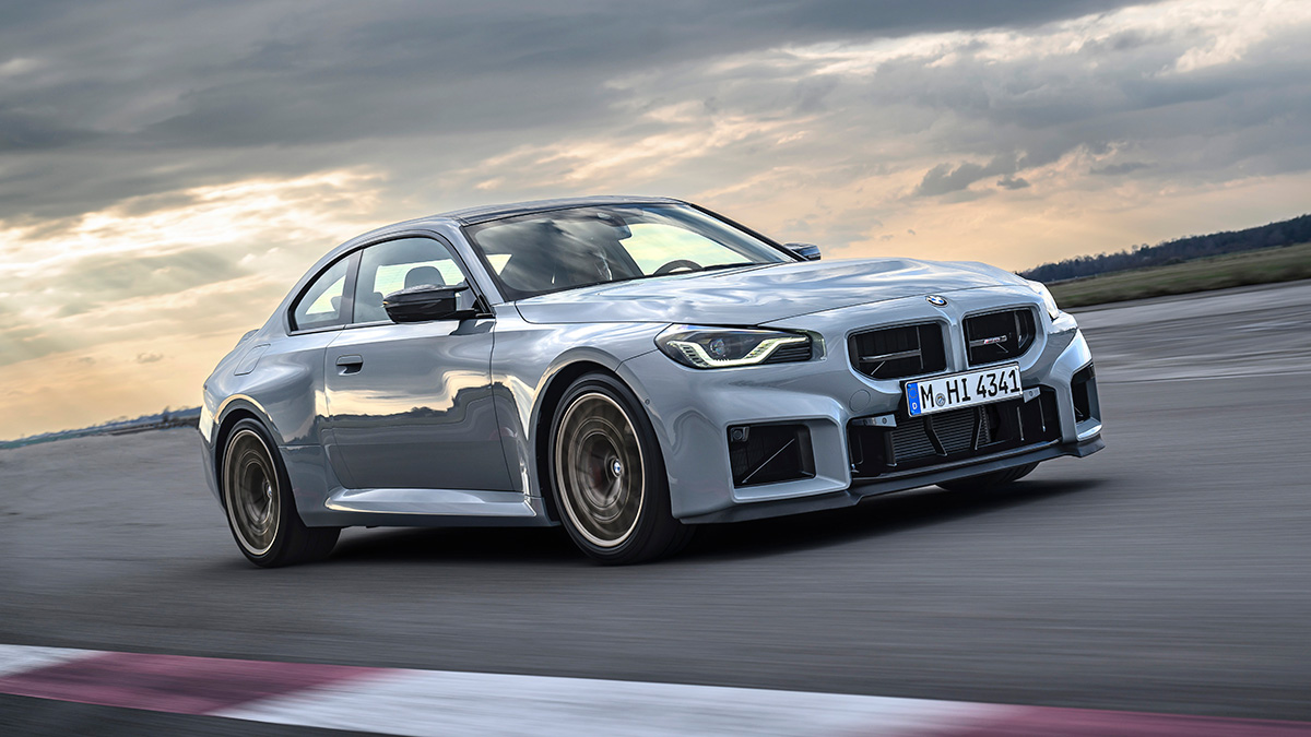 BMWが最高出力530PS、最大トルク650Nmを誇る高性能スポーツセダン「M2 CS」を発売