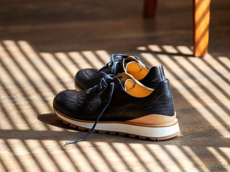 クラシックな技法をモダンに再解釈し応用したテストーニの「モエナスニーカー」