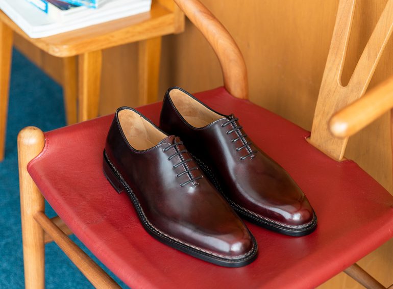 イタリアの伝統技法「ノルヴェジェーゼ」で仕立てられたテストーニの傑作