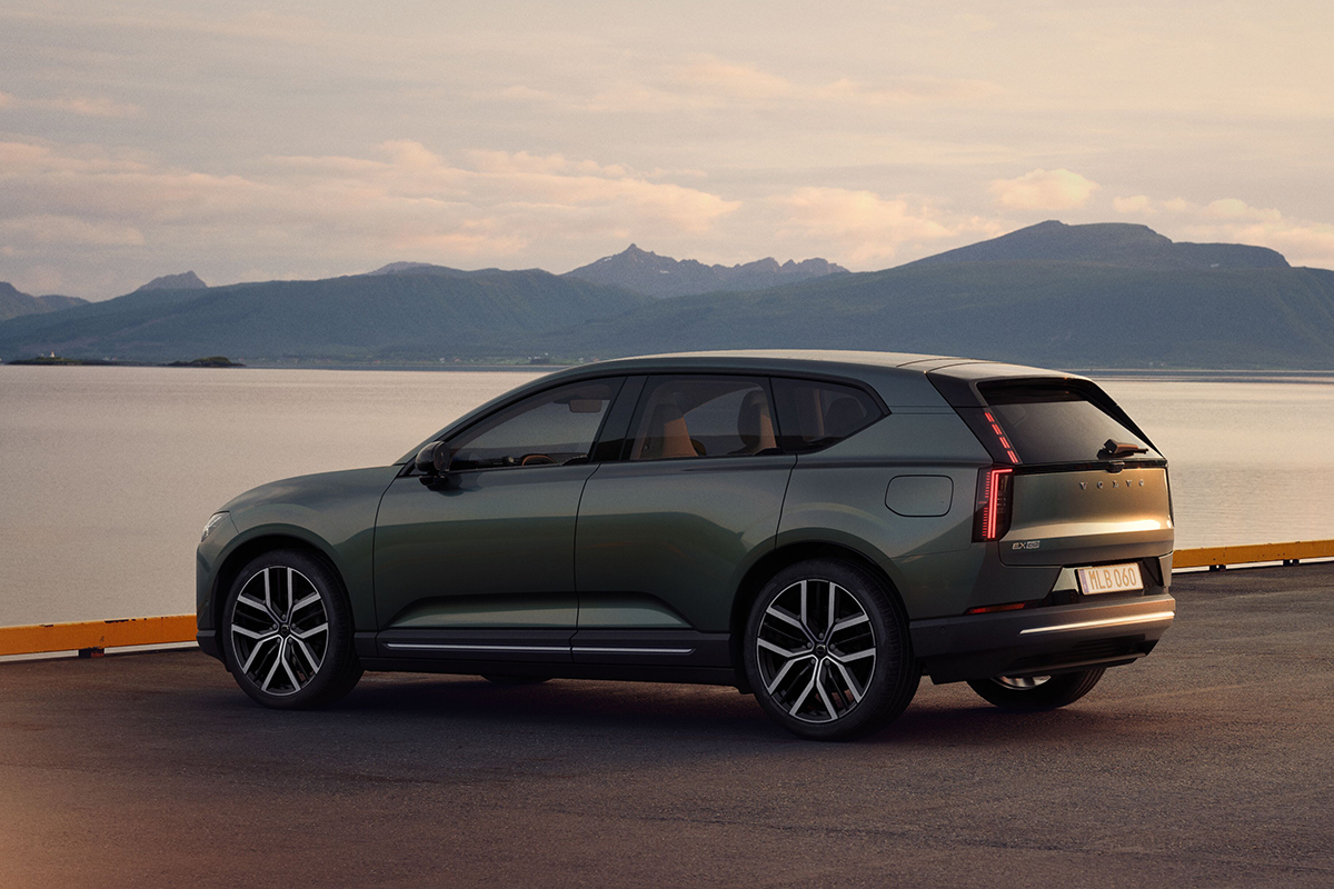 航続距離、充電速度、性能、すべてが革新的なボルボの次世代EV「EX60」