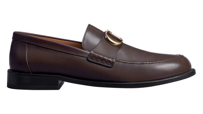 足の曲線を支えるカーブソールが美しいDiorの「ディオール アーチー」シューズ