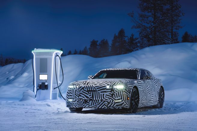 新生ジャガーの電動ラグジュアリー4ドアGT、極寒の北極圏でテストを開始