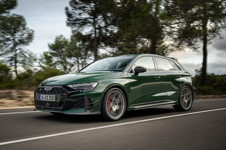 アウディが直列5気筒エンジン50周年を記念した限定モデル「RS 3 competition limited」を発売