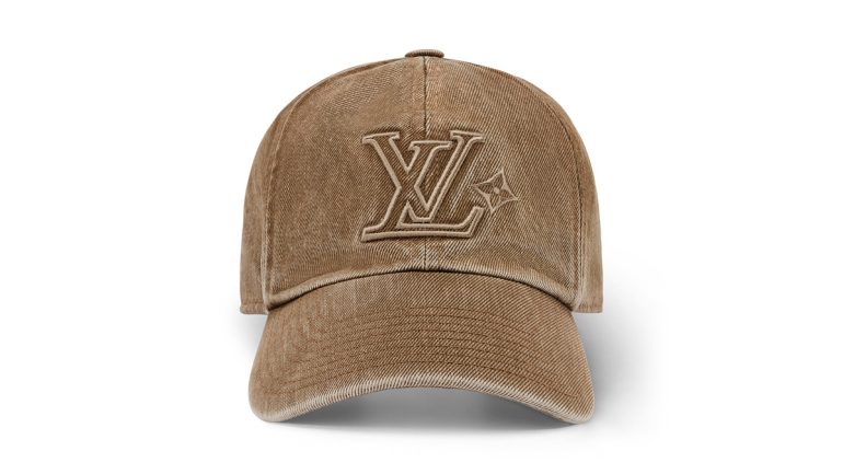 ルイ・ヴィトンの匠の技が宿るデニムキャップと撥水バケットハット