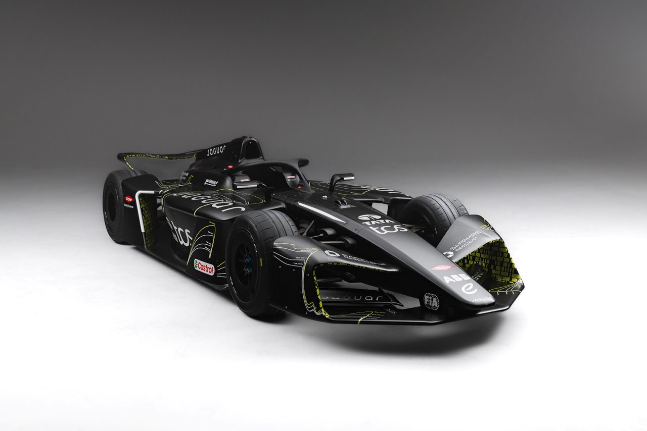 ジャガーが特別なリブリーを施したフォーミュラEマシン「JAGUAR GEN4 PROTO_TYPE」をテストイベントで公開