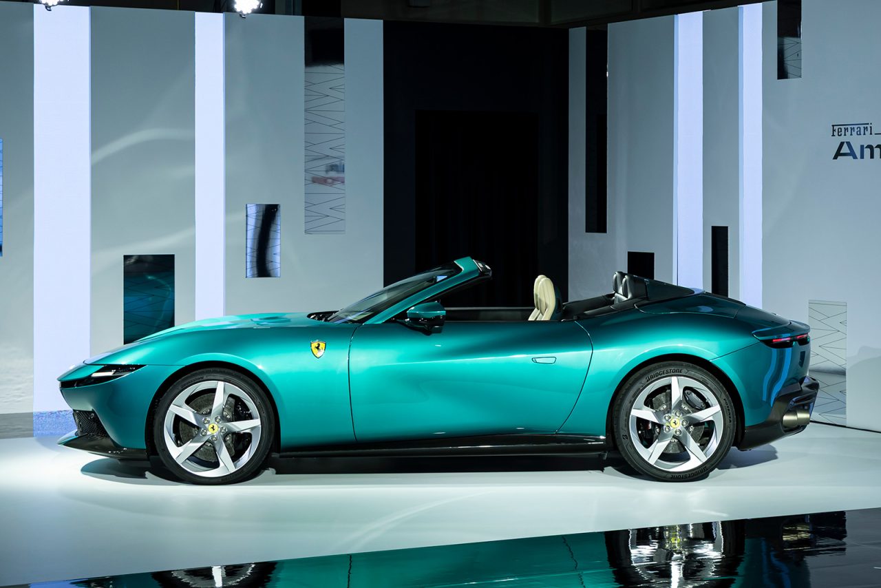 卓越したパフォーマンスと日常の使い勝手を両立させたフェラーリのオープンスポーツ「Amalfi Spider」