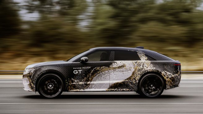 レンジローバーが第5の新型モデル「RANGE ROVER GT」プロトタイプの画像を公開