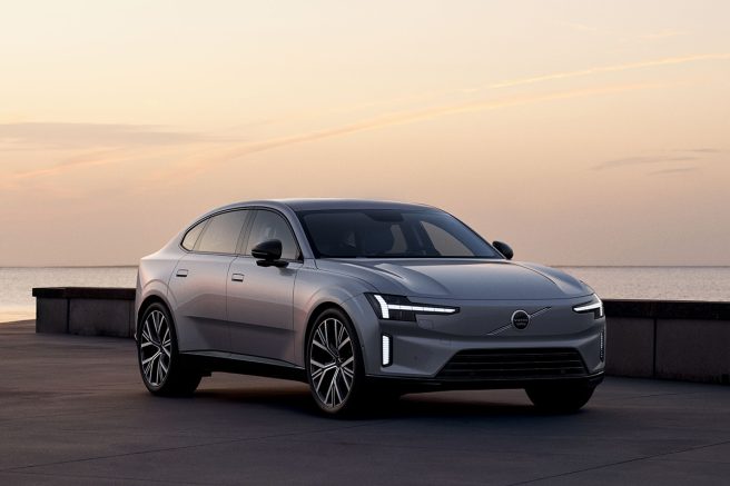 エレガンスと実用性を兼ね備えたボルボの新型クロスオーバーEV「ES90」