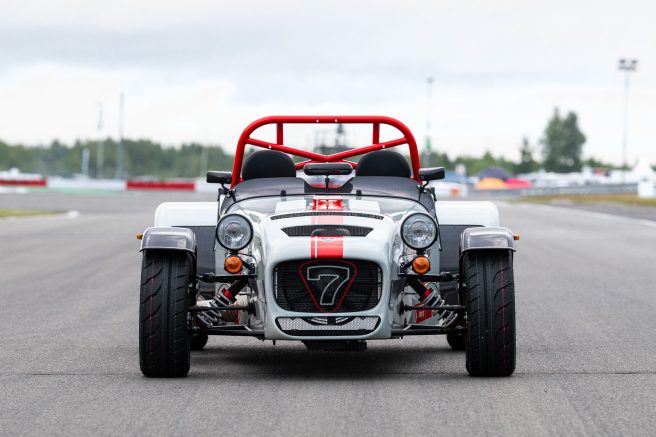世界限定100台！ケーターハムのニュル公認特別モデル「SEVEN NÜRBURGRING EDITION」