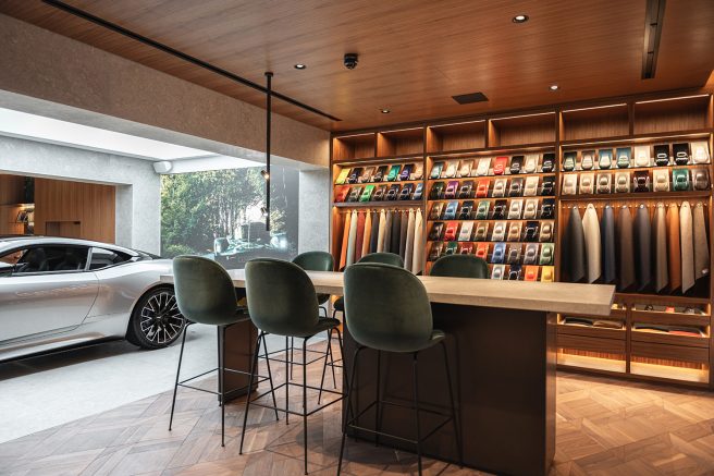 ロンドン中心部にオープンしたアストンマーティンのフラッグシップ拠点「Aston Martin Q London」
